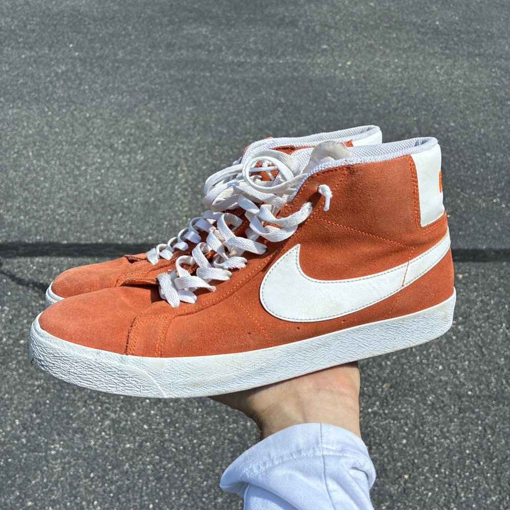 Nike SB Blazer Mid Top Suede Sneaker Orange/White 864349-800 - Men's Size 12 US